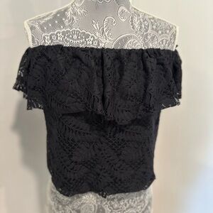Womens Guess Sz: M Sasha Off-The-Shoulder Black Lace Lined Blouse. Grip elastic.